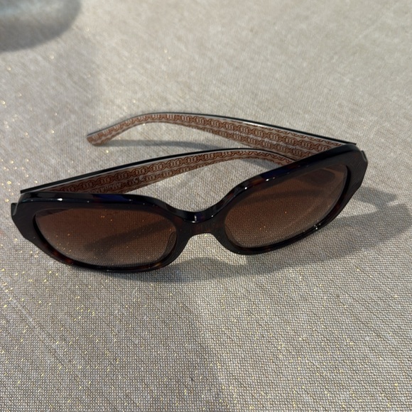 Tory Burch Sunglasses. Like New. - Picture 7 of 7